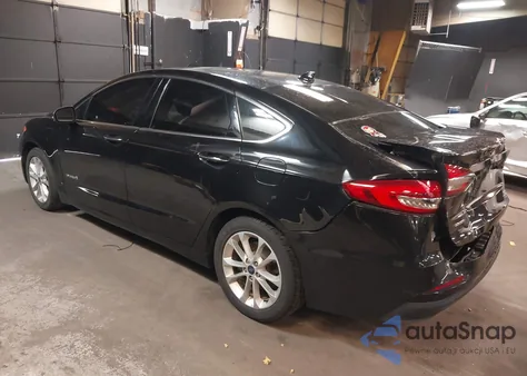 2019 Ford Fusion Hybrid Sel z USA, uszkodzony, nr VIN 3FA6P0MU3KR180053